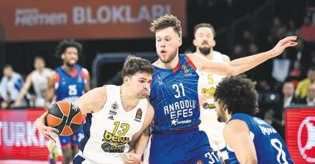 Fenerbahçe Beko, Anadolu Efes’i deplasmanda mağlup etti