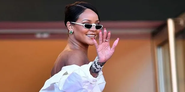 rihanna-hamile-mi-rihannanin-cocugu-var-mi-rihanna-evli-mi-sevgilisi-kim-o-goruntuler-basini-yakti-1638344241658.jpg Rihanna hamile mi? Rihanna'nın çocuğu var mı? Rihanna evli mi, sevgilisi kim? O görüntüler başını yaktı-4