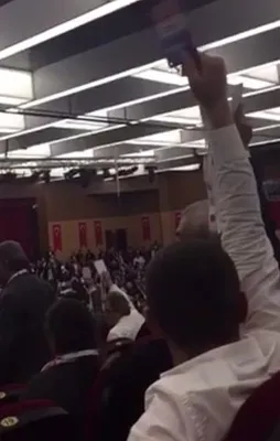 CHP kurultayında ortalık karıştı