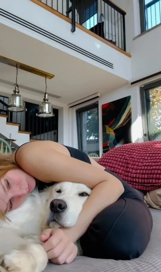 485 metrekarelik huzur kalesi! Ay Lav Yu Tuu’nun Sultan’ı Gizem Karaca’nın Ege'deki masalsı dünyası - 8