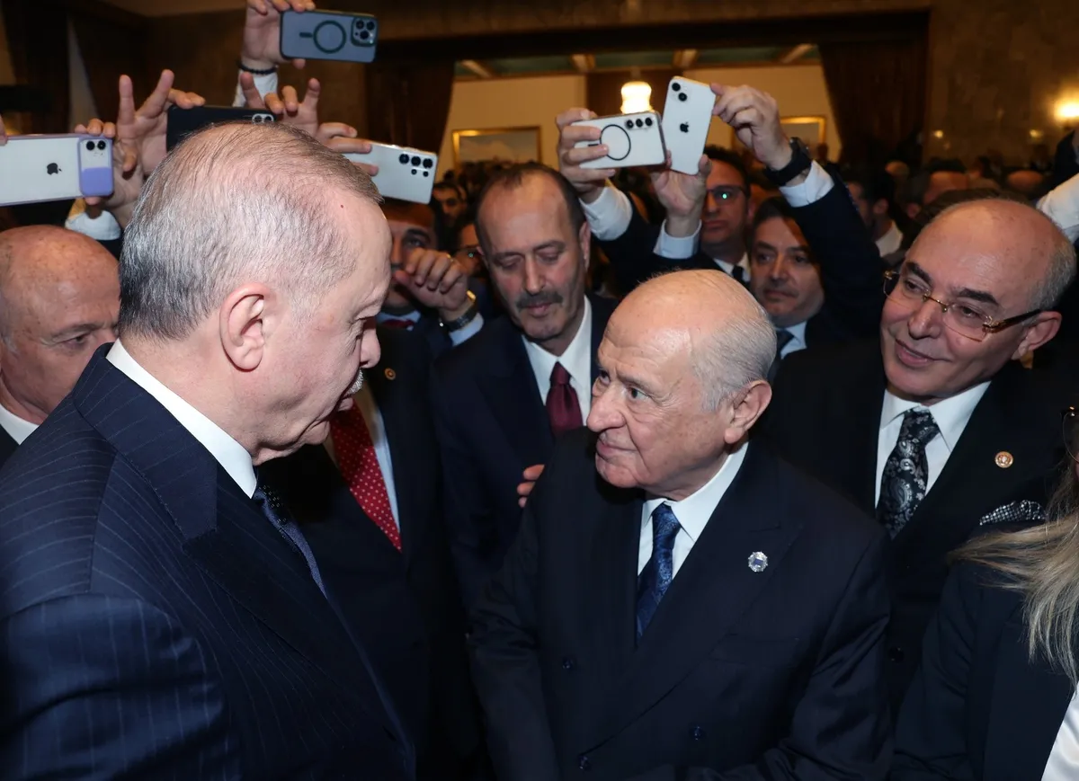 baskan-erdogandan-ozel-mesaji-gorusuruz-neden-gorusmeyelim-terorsuz-turkiye-mesaji-surecte-sikinti-yok-1776969881562.jpeg Başkan Erdoğan’dan Özel mesajı: Görüşürüz neden görüşmeyelim! Terörsüz Türkiye mesajı: Süreçte sıkıntı yok-4