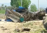 İzmir'de tren ile traktör çarpıştı: 1 ölü