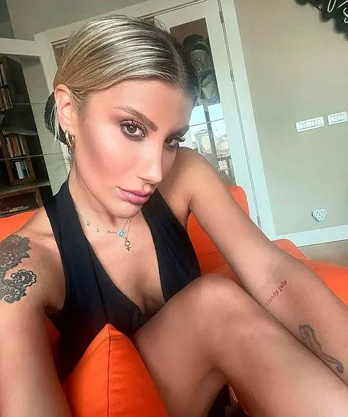 kendisine-ihanet-eden-cem-beleviye-ceyrek-popcu-diyen-irem-dericiden-bu-seferde-1652642402491.jpeg Kendisine ihanet eden Cem Belevi'ye 'çeyrek popçu' diyen İrem Derici'den yeni yakıştırma! "Bir kişinin iblisliğini..."-4