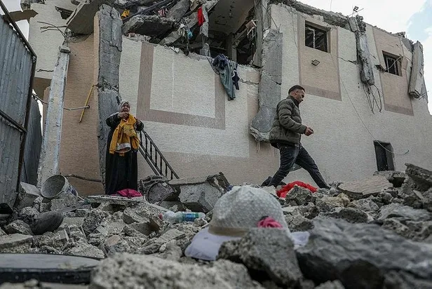 israil-ve-filistin-ateskes-icin-anlasti-ateskes-yerel-saatle-2200da-baslayacak-1684001583790.jpeg İsrail ve Filistin ateşkes için anlaştı! Ateşkes yerel saatle 22.00'da başlayacak-9