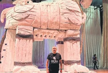 Troya AKM’de büyüledi: Şimdi rotası Amerika