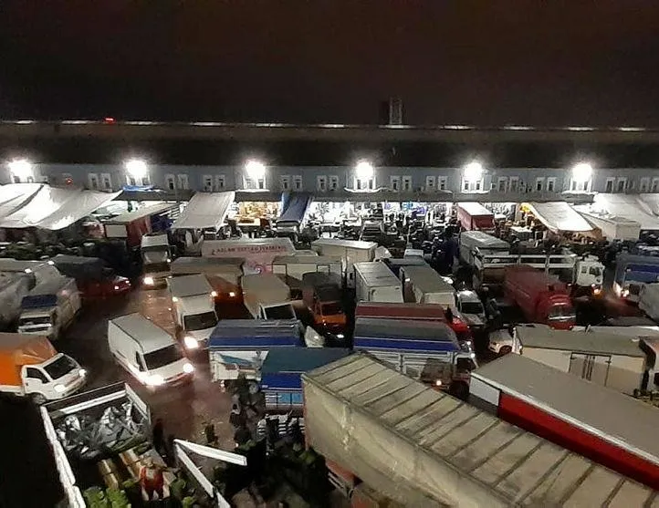 Sebze halinde sokağa çıkma yasağı yoğunluğu
