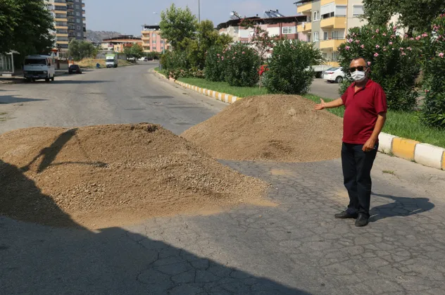 Yol benim dedi bulvarı ulaşıma kapattı