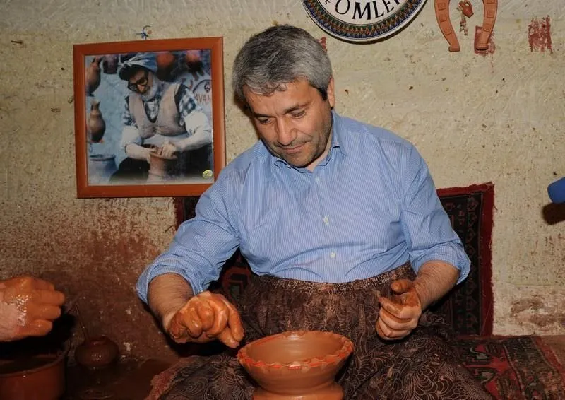 Şalvarlı bakan