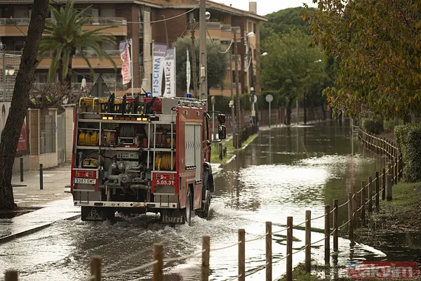 İspanya'da sel felaketinin yaraları sarılmaya çalışılıyor: En az 217 kişi öldü | Katalonya bölgesi de sular altında kaldı - 10