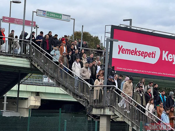 İstanbul'da yine metrobüs çilesi! Duraklarda kuyruk oluştu - 6