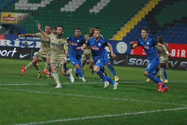 Bulutların üstünde! Erol Bulut'lu Fener geriye düştüğü maçta 3 puanı hanesine yazdırdı-4