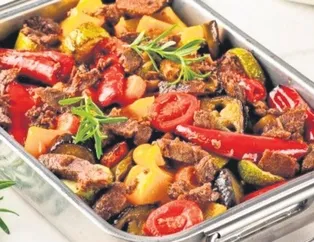 Fırında kavurmalı türlü