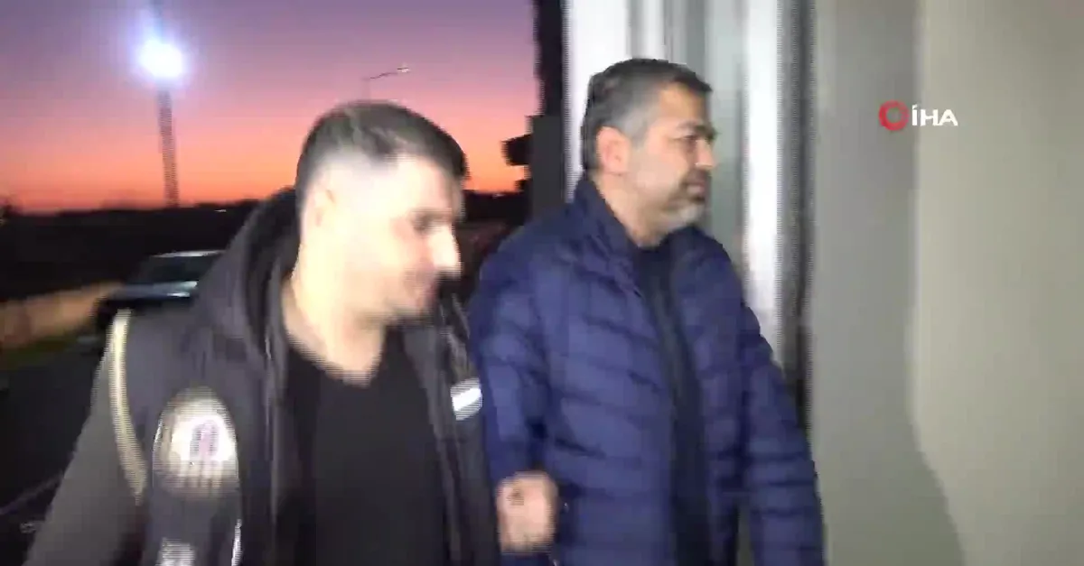 Son dakika: Adana’da Bylock operasyonu