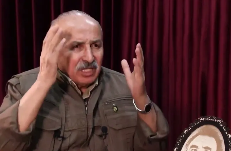 kandildeki-darbe-mekanizmasi-sureci-tikadi-pkkdan-metropollere-tehdit-mustafa-karasu-fransaya-yalvarip-mcgurka-1769671625342.jpeg Kandil'deki darbe mekanizması süreci tıkadı! PKK'dan metropollere tehdit: Mustafa Karasu Fransa'ya yalvarıp McGurk'a sığındı-5