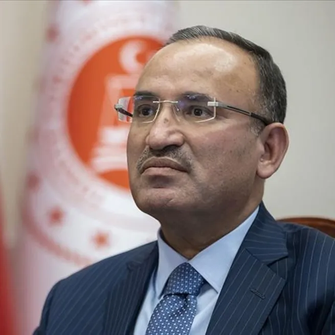 Bakan Bozdağdan başörtüsü için anayasa teklifiyle ilgili flaş açıklama: 400 üzeri oyla kabul edilirse halk oylamasına gitmeyeceğiz