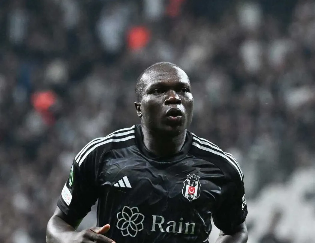 Abou görüşme odasına