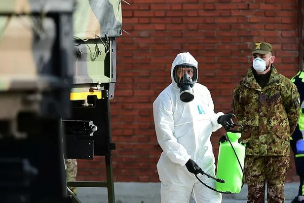 Son dakika: İtalya'da Kovid-19'dan ölenlerin sayısı 11 bini geçti!-1