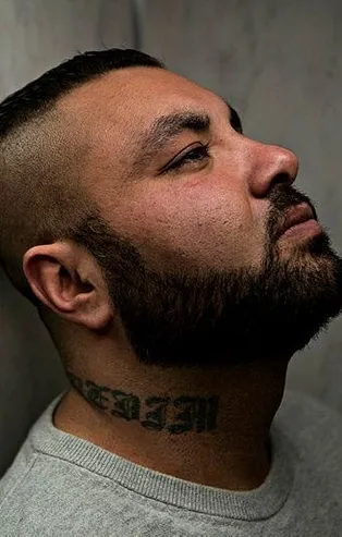 Kitap yazdı öldürüldü