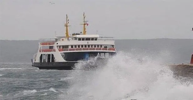 Gökçeada feribot seferlerine fırtına engeli