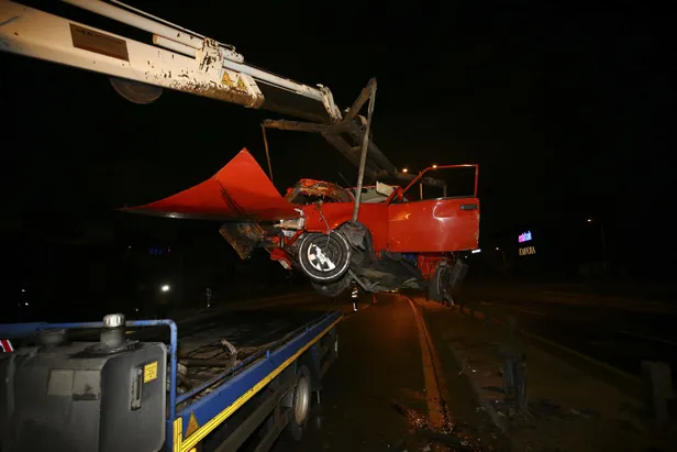 Ankara'da korkuç kaza! Hurdaya dönen otomobilden burnu bile kanamadan kurtuldu-6