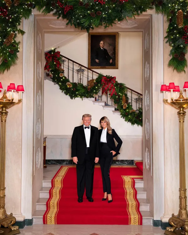 Son dakika: Donald Trump ve eşi Melania Trump'ın bu fotoğrafi olay oldu! Fotoşop mu var?-4