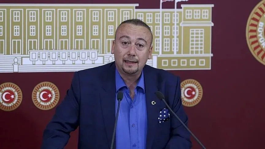 ozel-agbaba-ve-kadigilin-dokunulmazlik-dosyalari-mecliste-1786537949627.jpeg Özgür Özel, Veli Ağbaba ve Sera Kadıgil’in dokunulmazlık dosyaları TBMM’de-5