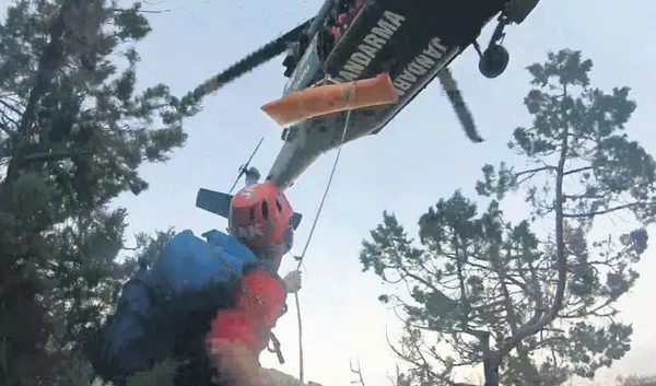 Ukraynalı dağcı Yana Kryvoshei Antalya'da tırmanış sırasında düşerek yaşamını yitirdi: Cansız bedenini helikopter taşıdı-3