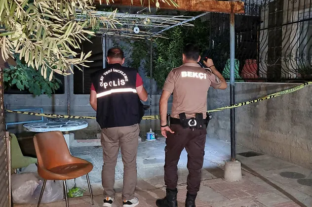 Adana'da binanın 3'üncü katından düşerek ağır yaralandı