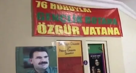 son-dakika-hdp-esenyurt-ilce-baskanligi-binasindaki-ocalan-posterlerinin-ifsasi-sonrasi-chp-ile-hdp-birbirine-girdi-1611666836065.jpg SON DAKİKA: HDP Esenyurt İlçe Başkanlığı binasındaki Öcalan posterlerinin ifşası sonrası CHP ile HDP birbirine girdi-2