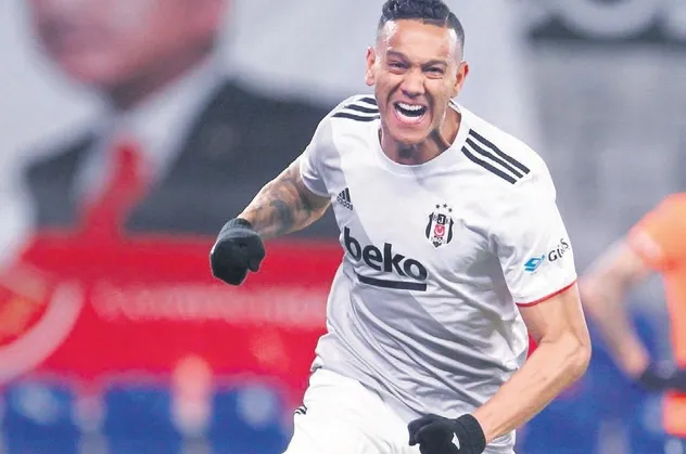 Beşiktaş’ın atom karıncası Josef  için ülkesinin takımları sıraya girdi