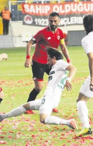 Gençler Süper Lig biletini erteledi