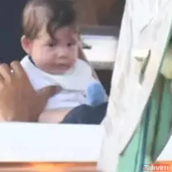 Burak Özçivit’in biricik eşi Fahriye Evcen’den anne-oğul pozu! Paylaşımlara hız verdi: Bornozlu pozlarıyla ortalığı kasıp kavurmuştu - 16