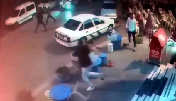 dugun-savas-alanina-dondu-denizli-merkezefendide-tufekli-sopali-kavga-1633354632019.jpg Düğün savaş alanına döndü! Denizli Merkezefendi'de tüfekli sopalı kavga-4