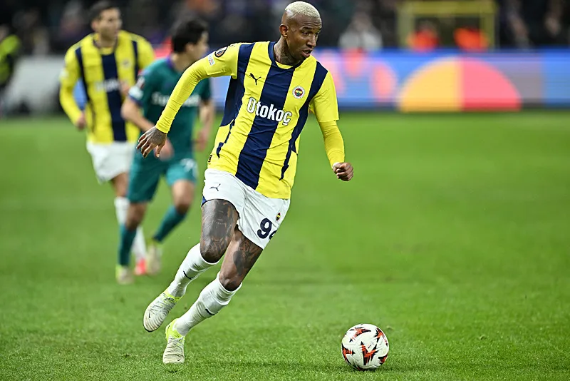 Fenerbahçe'de çok sayıda ayrılık! Jose Mourinho biletlerini kesti - 3