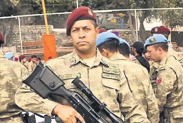 Komutanı kahramana dua etti