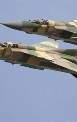 Libya'da savaş uçağı düştü