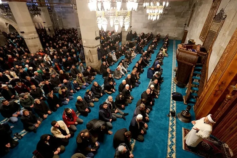 arefe-gunu-1000-ihlas-okumanin-fazileti-nedir-arefe-gunu-bin-ihlas-okumanin-sevabi-nedir-nasil-okunur-1743082152521.jpeg (Takvim Foto Arşiv)