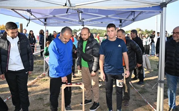 oryantiring-turnuvasinda-zamana-karsi-yaris-1669020144636.jpeg Oryantiring turnuvasında zamana karşı yarış-1