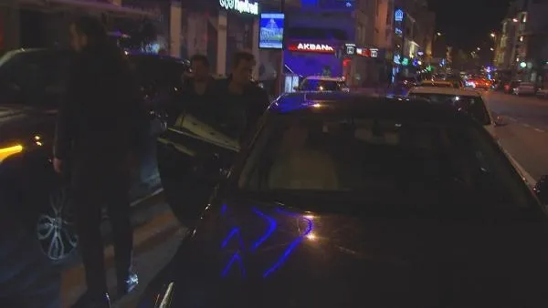 Bebek'te bir kafeye silahlı saldırı: Ünlü sanatçı Teoman'ın bulunduğu mekanı kurşunladılar!-6
