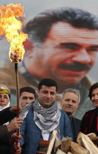 CHP medyası hep bir ağızdan HDPKK'lı Selahattin Demirtaş güzellemelerine başladı!