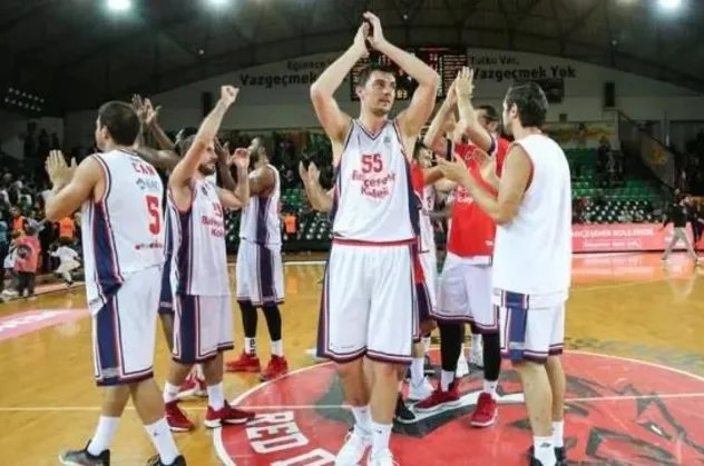 Bahçeşehir evinde galip