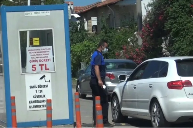 Bu mahalleye giriş parayla! Gelen şaşkına dönüyor