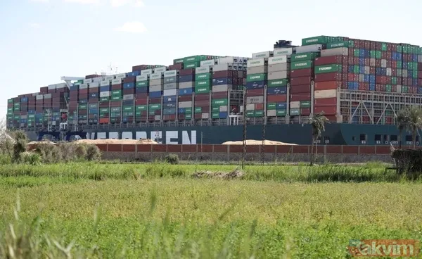 SON DAKİKA: Süveyş Kanalı'nda sıkışan Ever Given isimli gemi hareket ettirildi! Mürettebatın sevinç anları kamerada: Allahuekber - 21