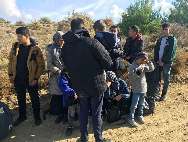 Son dakika: Çanakkale'de 46 düzensiz göçmen yakalandı-2