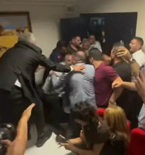 Menderes’te seçim bitti gerilim dinmedi! CHP ile Yeni Parti birbirine girdi: “Ahlaksızın daniskasısın”-7
