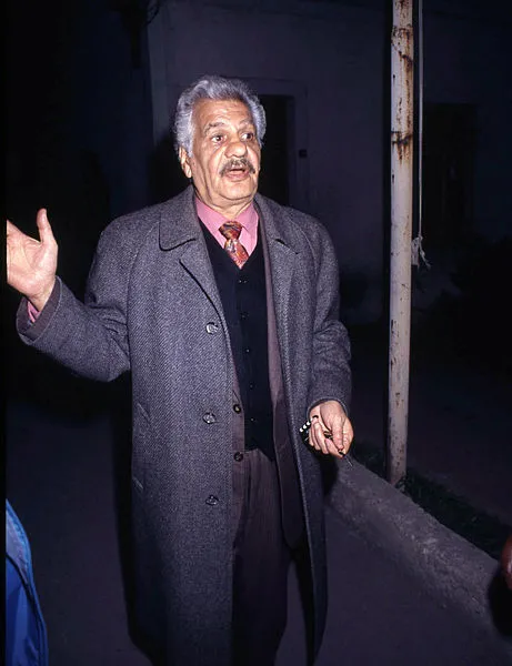 yesilcamin-kotu-adami-erol-tasin-kahvehanesi-harabeye-dondu-son-hali-icler-acisi-1673283209042.jpg Yeşilçam’ın kötü adamı Erol Taş’ın kahvehanesi kapandı! Son hali içler acısı...-3