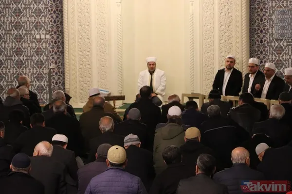 Deprem bölgesinde Miraç Kandili idrak edildi | Eller semaya açıldı! "İnşallah bir daha böyle acılar yaşamayız" - 17