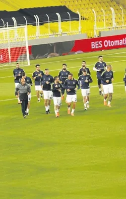 Fenerbahçe sahada Beşiktaş idmanda