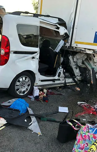 Bursa yolunda feci kaza! Genç çifti ölüm ayırdı