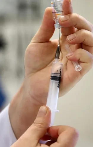 Üçüncü doz hangi aşıyla yapılacak? Kovid-19 geçirenlerin hatırlatma dozları ne zaman yapılacak? İşte 5 soruda 3. doz aşı uygulaması!